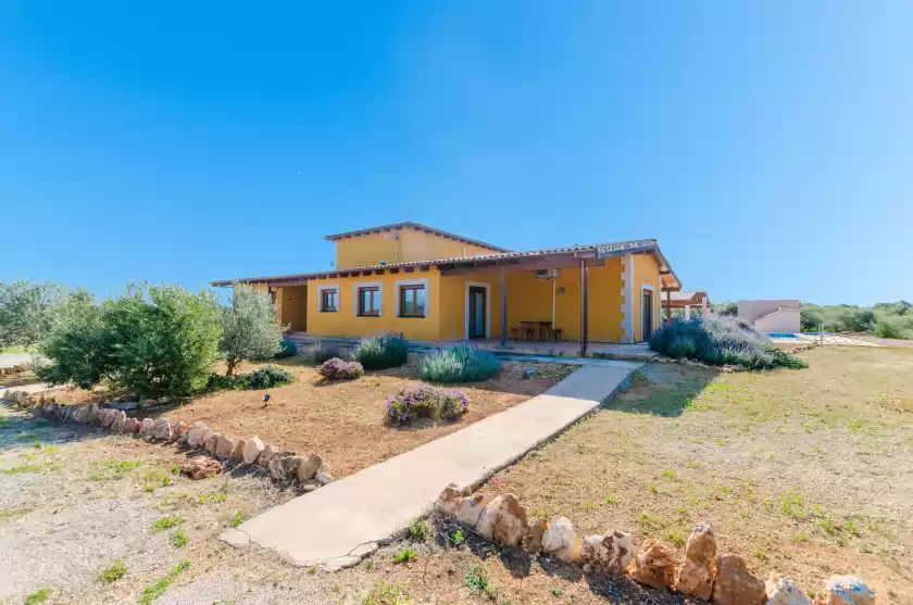 Holiday rentals in Villa lorena, ses Salines