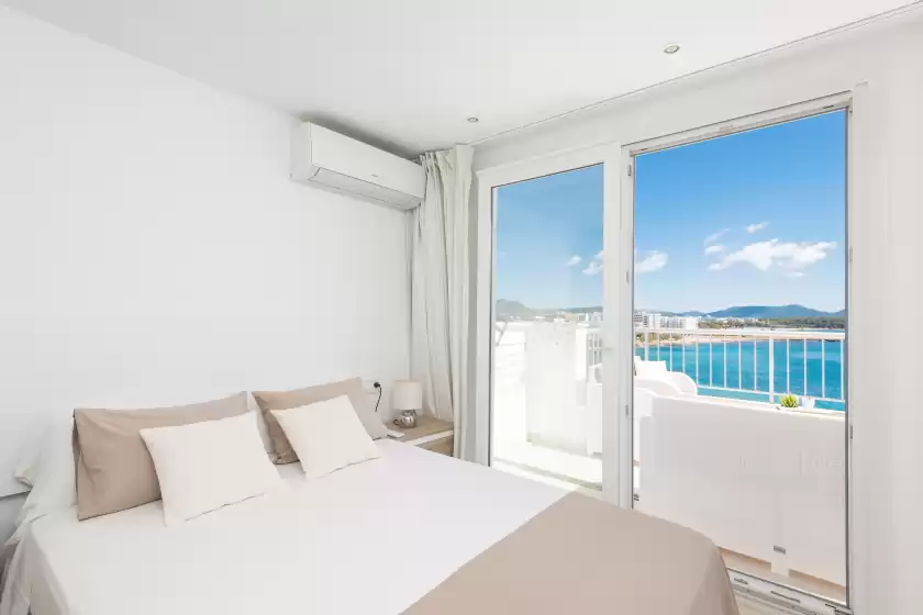 Holiday rentals in Luisamar sea view, s'Illot