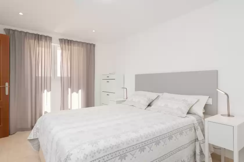 Holiday rentals in Luisamar sea view, s'Illot