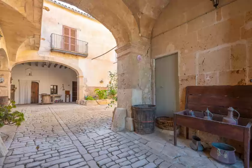 Holiday rentals in Finca son costa, Montuïri