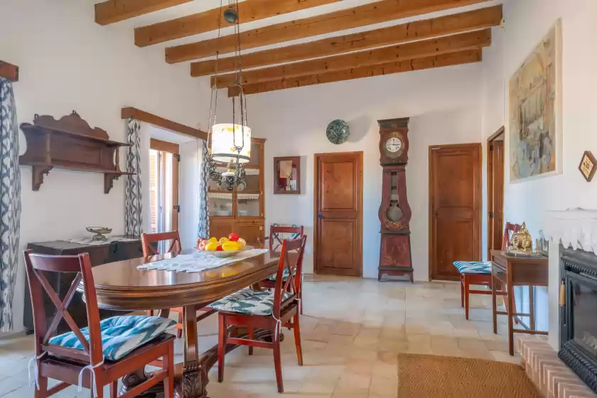 Holiday rentals in Finca son costa, Montuïri