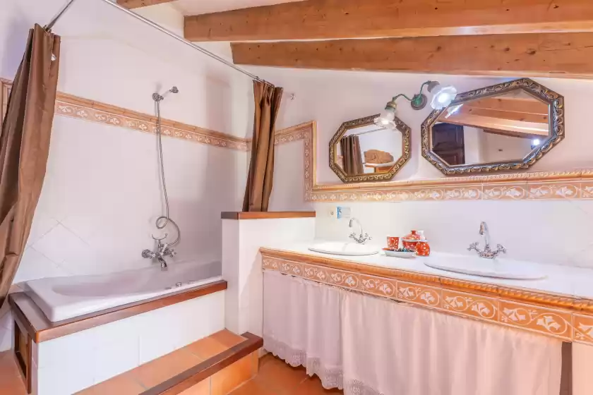 Holiday rentals in Finca son costa, Montuïri