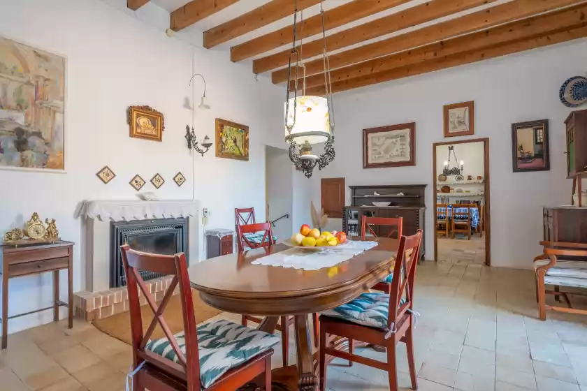 Holiday rentals in Finca son costa, Montuïri