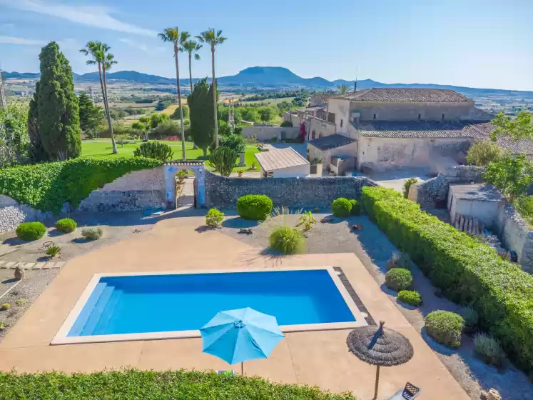 Holiday rentals in Finca son costa, Montuïri