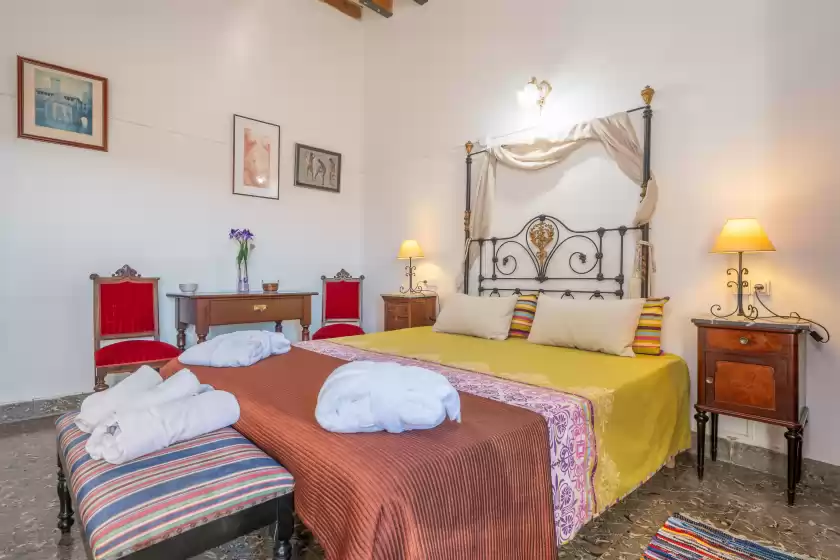 Holiday rentals in Finca son costa, Montuïri