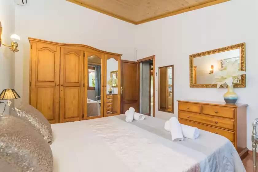 Holiday rentals in Can toni corona, Muro