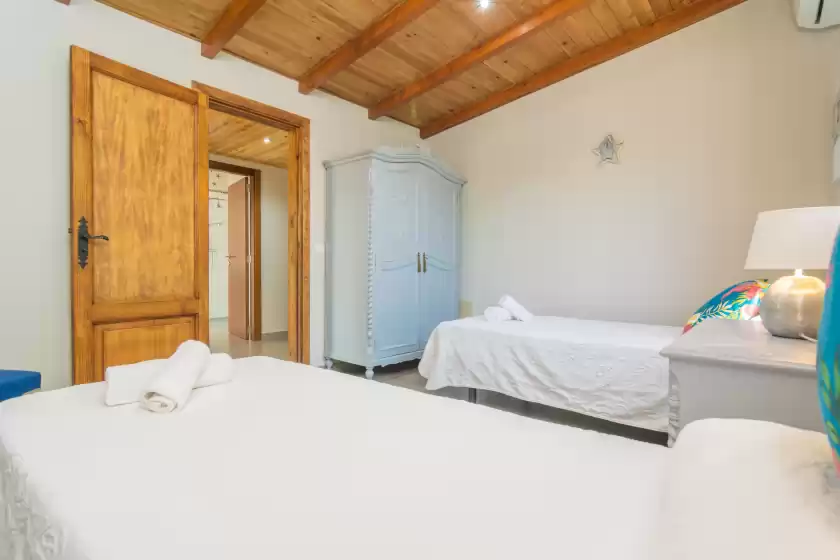 Holiday rentals in Can toni corona, Muro