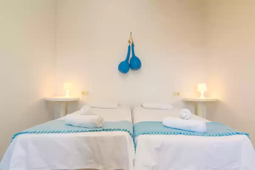 Holiday rentals in Cas sastret, Son Sardina