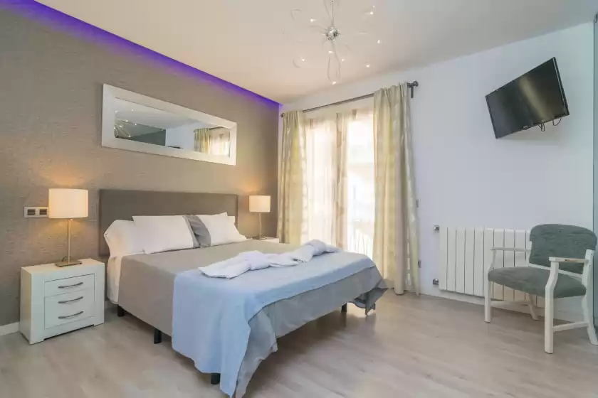 Holiday rentals in Mafloras luxury&beach apartame, Cala Millor