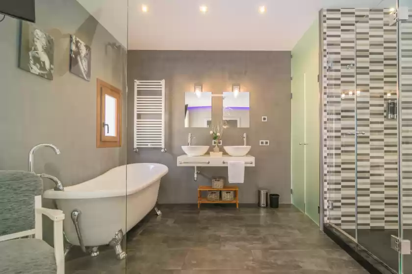 Holiday rentals in Mafloras luxury&beach apartame, Cala Millor