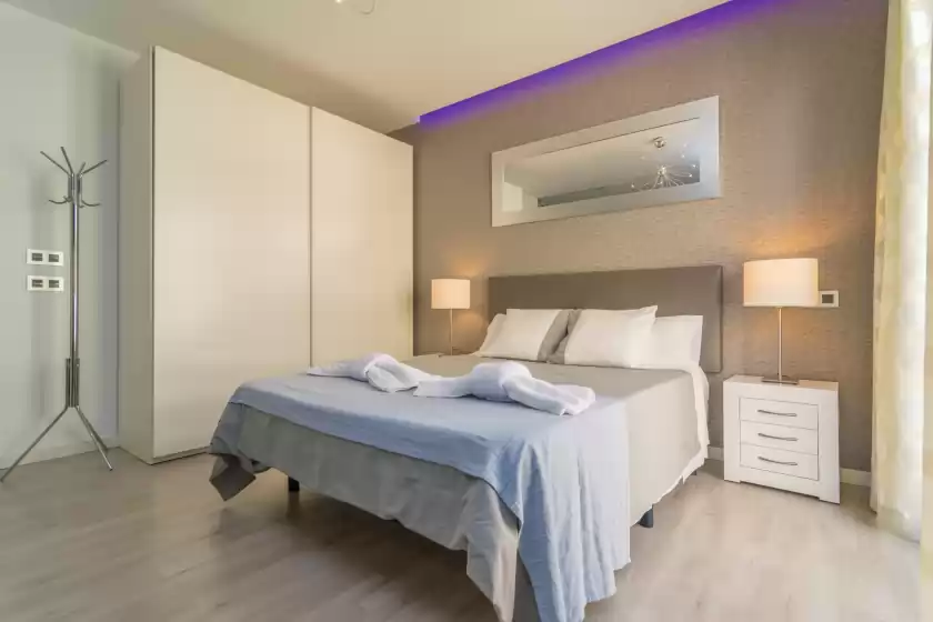 Holiday rentals in Mafloras luxury&beach apartame, Cala Millor