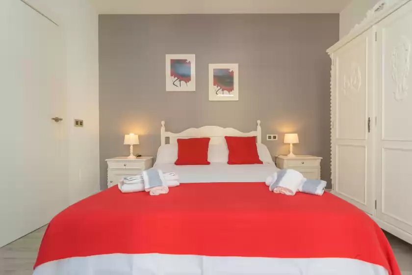 Holiday rentals in Mafloras luxury&beach apartame, Cala Millor