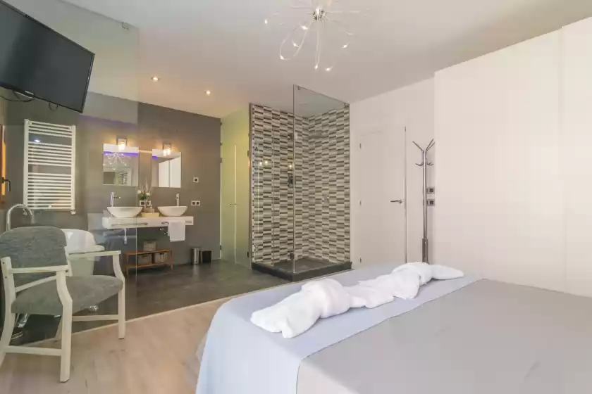 Holiday rentals in Mafloras luxury&beach apartame, Cala Millor