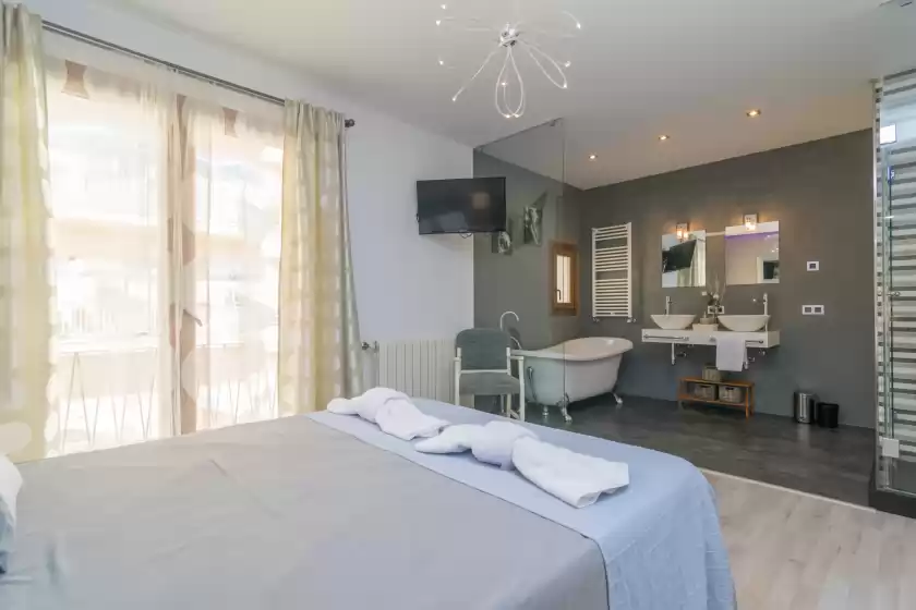 Holiday rentals in Mafloras luxury&beach apartame, Cala Millor