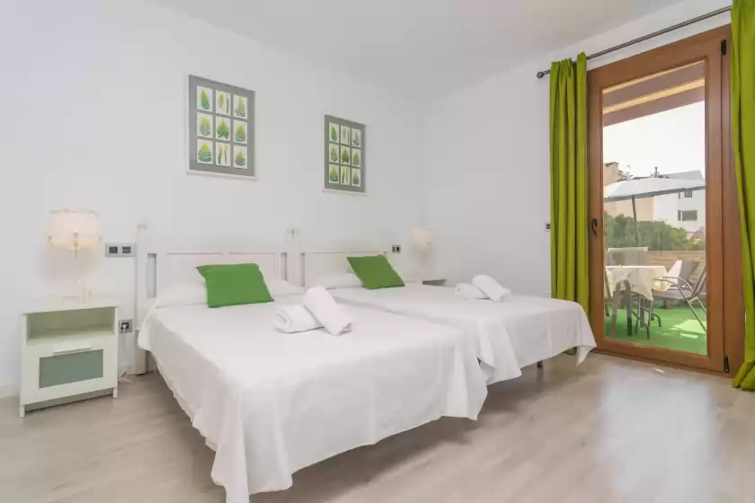 Holiday rentals in Mafloras luxury&beach apartame, Cala Millor
