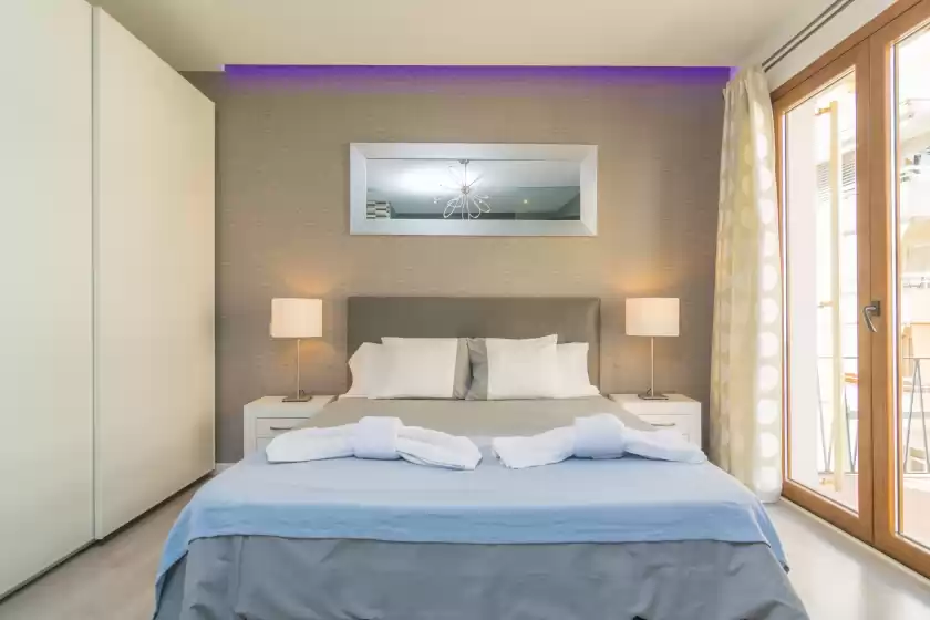 Holiday rentals in Mafloras luxury&beach apartame, Cala Millor