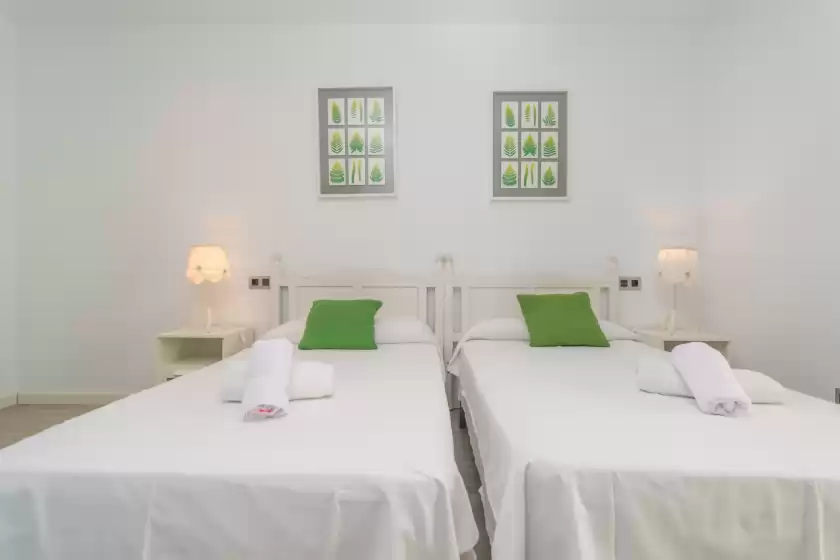 Holiday rentals in Mafloras luxury&beach apartame, Cala Millor
