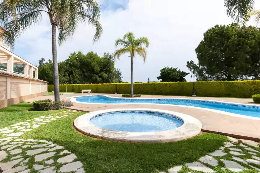 Holiday rentals in Buganvilla, Oliva