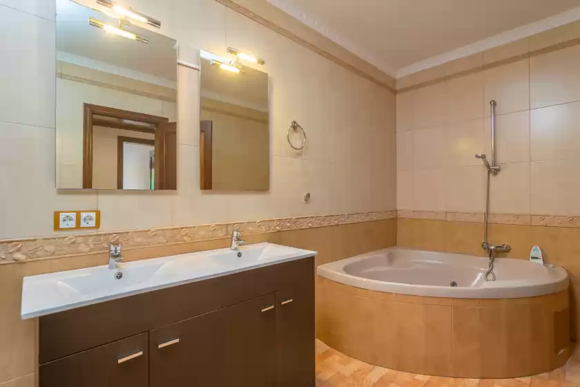 Holiday rentals in Villa arhu, Capdepera