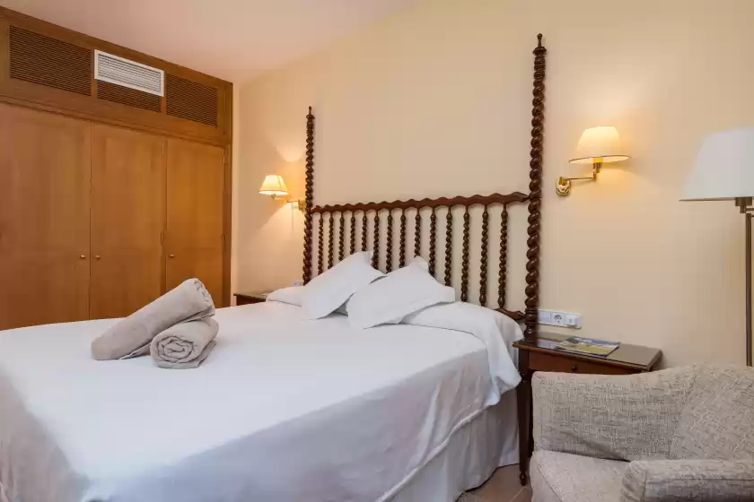 Holiday rentals in S'hort de cas missé - adults only - standard, Selva