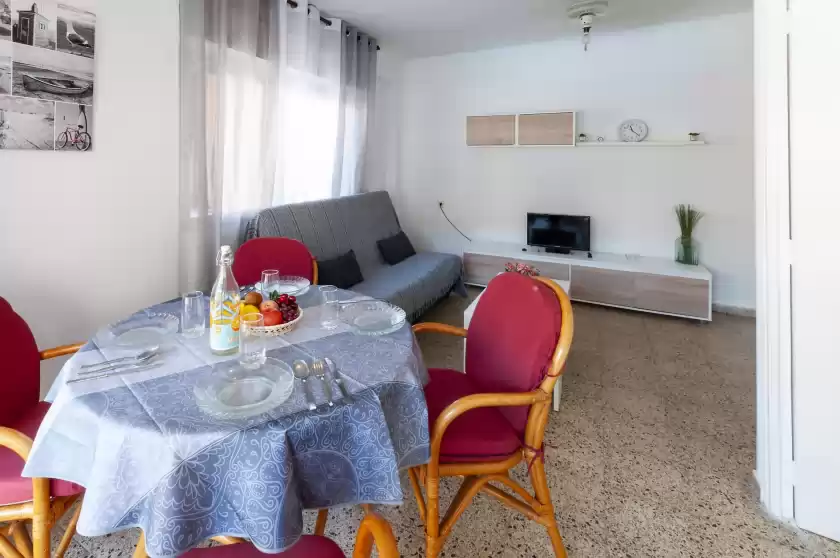 Holiday rentals in Estudio, Grau i Platja