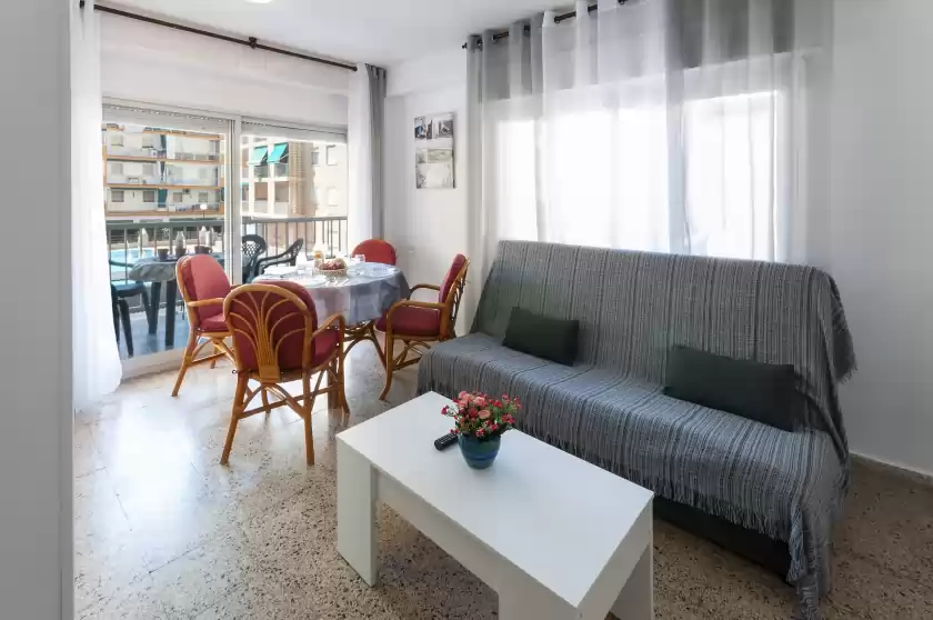 Holiday rentals in Estudio, Grau i Platja