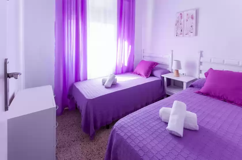 Holiday rentals in Estudio, Grau i Platja