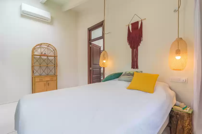 Holiday rentals in Ca'n tomeu - adults only, Bunyola