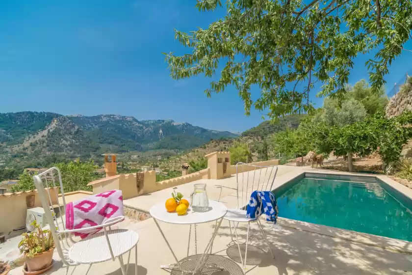 Holiday rentals in Ca'n tomeu - adults only