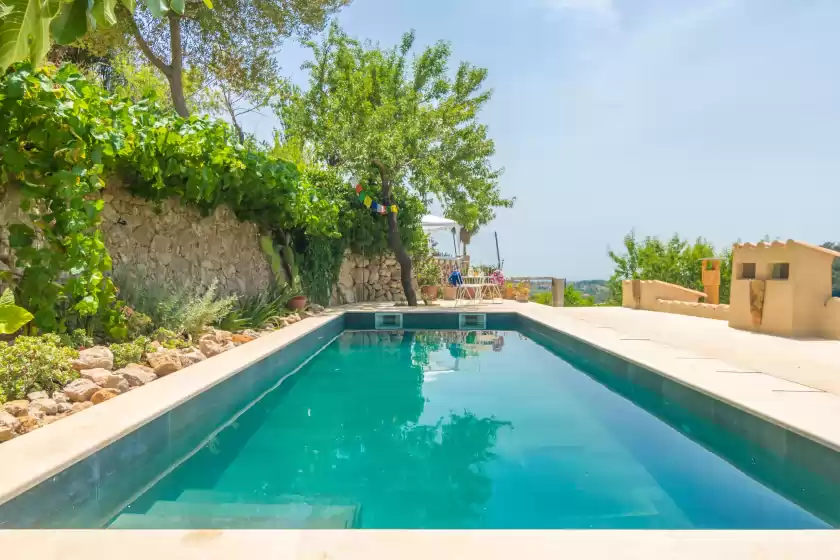 Holiday rentals in Ca'n tomeu - adults only, Bunyola