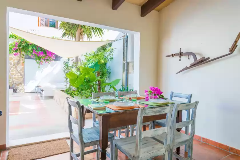 Holiday rentals in Ca sa cristeta de s'escolà