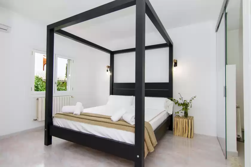 Holiday rentals in Es bon patro, Son Serra de Marina