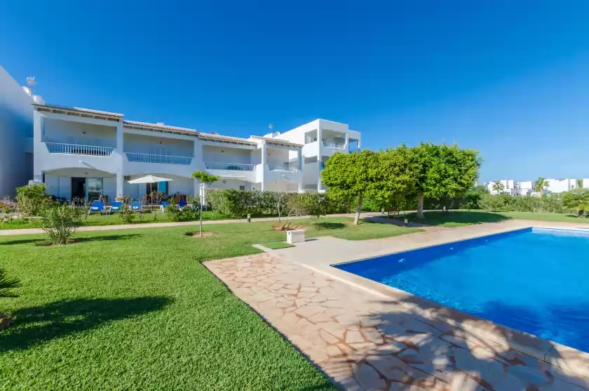 Holiday rentals in Celeste