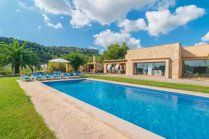 Holiday rentals in Puig de sa bassa