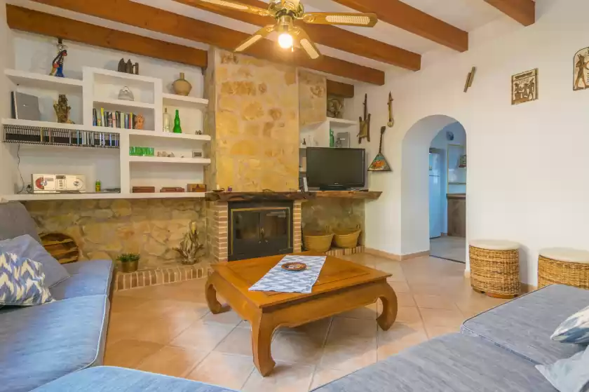 Holiday rentals in Ca na borrasa, Caimari