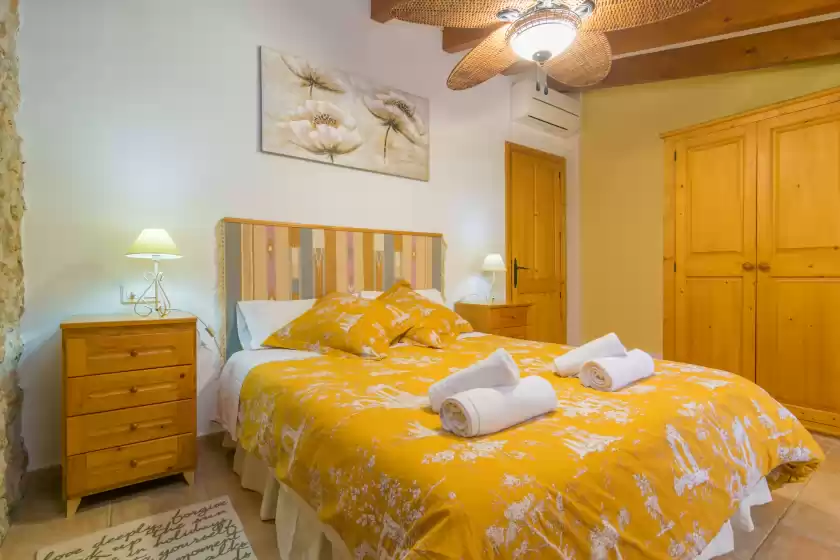 Holiday rentals in Ca na borrasa, Caimari