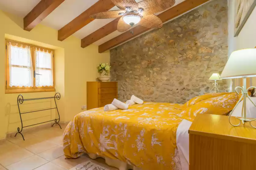 Holiday rentals in Ca na borrasa, Caimari