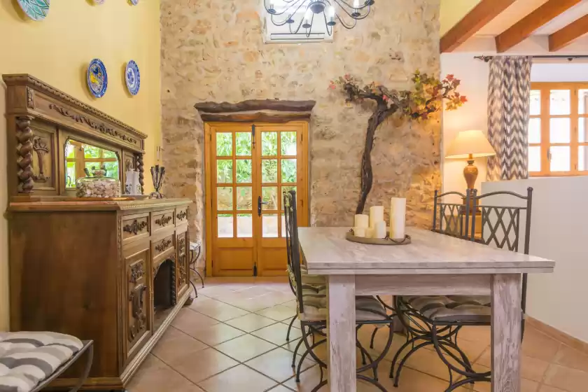 Holiday rentals in Ca na borrasa, Caimari