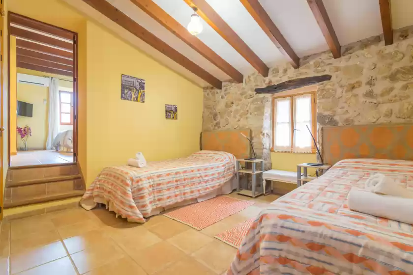 Holiday rentals in Ca na borrasa, Caimari