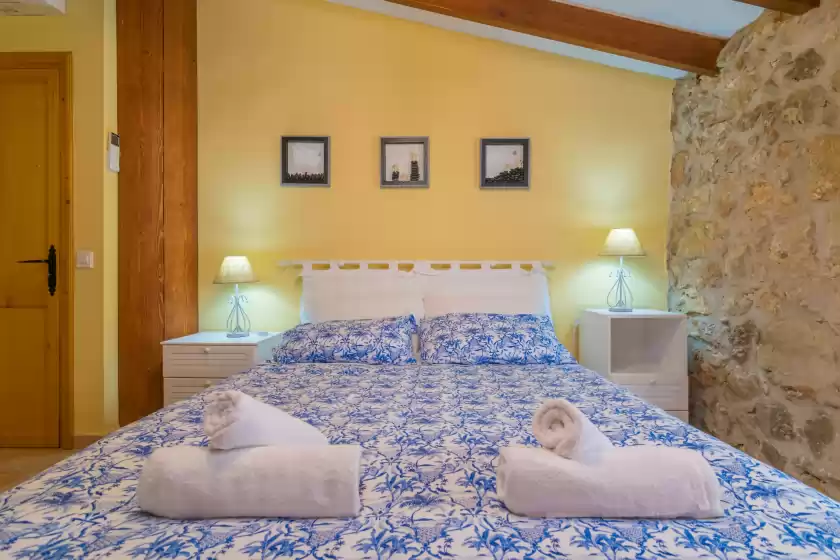 Holiday rentals in Ca na borrasa, Caimari