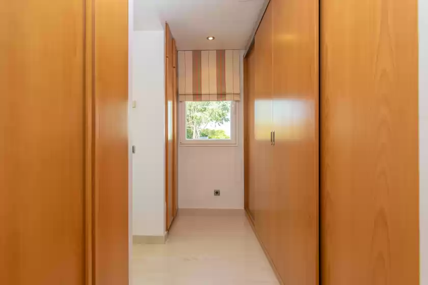 Holiday rentals in Mon obert, Cala Ferrera