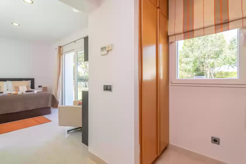 Holiday rentals in Mon obert, Cala Ferrera