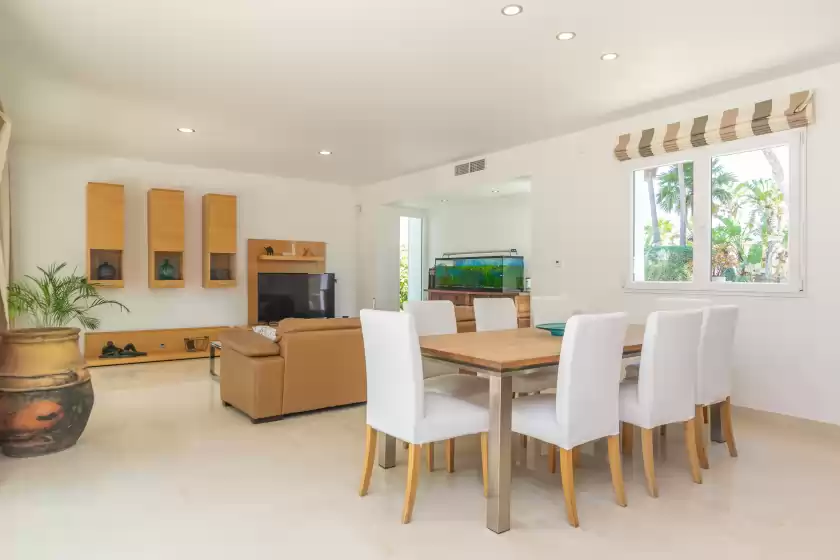 Holiday rentals in Mon obert, Cala Ferrera