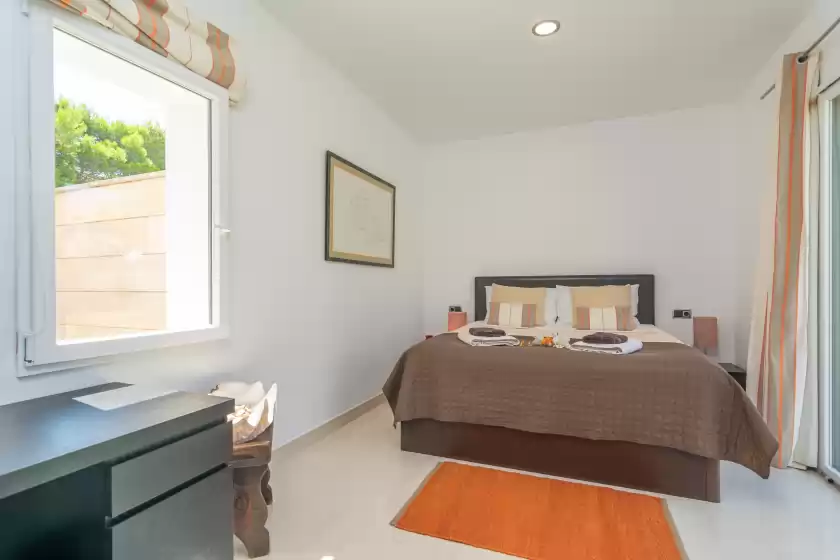 Holiday rentals in Mon obert, Cala Ferrera