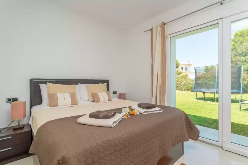 Holiday rentals in Mon obert, Cala Ferrera