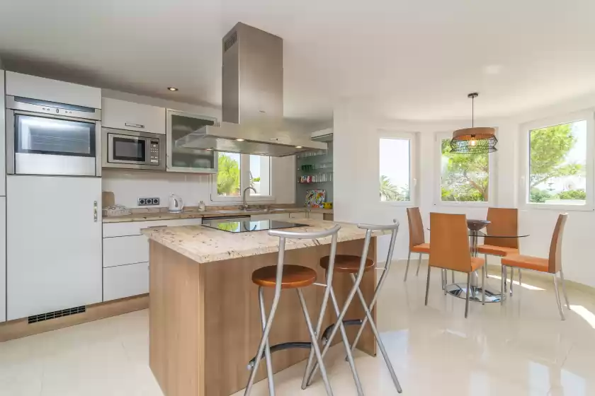 Holiday rentals in Mon obert, Cala Ferrera