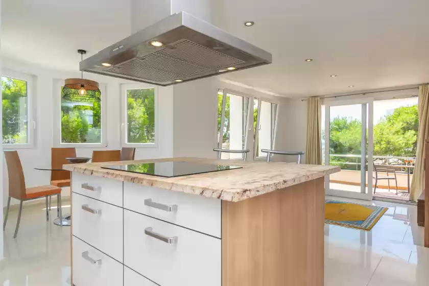 Holiday rentals in Mon obert, Cala Ferrera