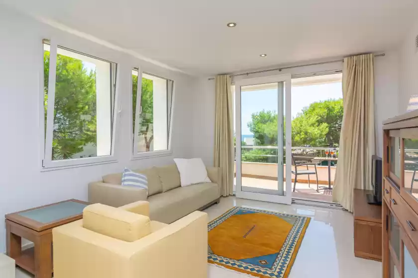 Holiday rentals in Mon obert, Cala Ferrera