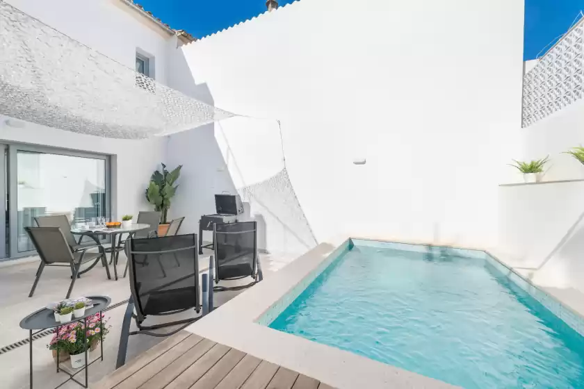 Holiday rentals in Sa botigueta