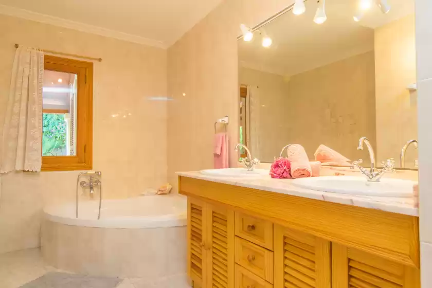 Holiday rentals in Villa ginebro, Port de Pollença